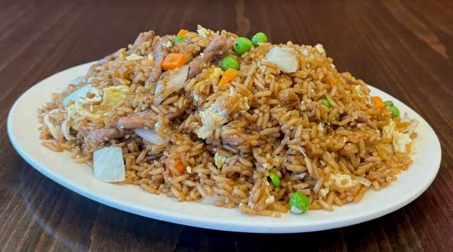 n032 beef fried rice 牛炒饭